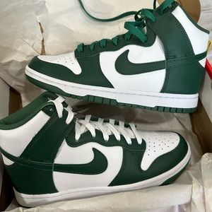 Nike Dunk Hi Retro size 7 Men’s / women’s 8.5 noble green - White NEW with box